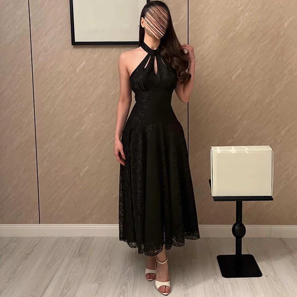 Elegant Black Lace Evening Dress Simple Sleeveless Prom Dresses Delicate Halter Backless Customized Special Occasion Gowns
