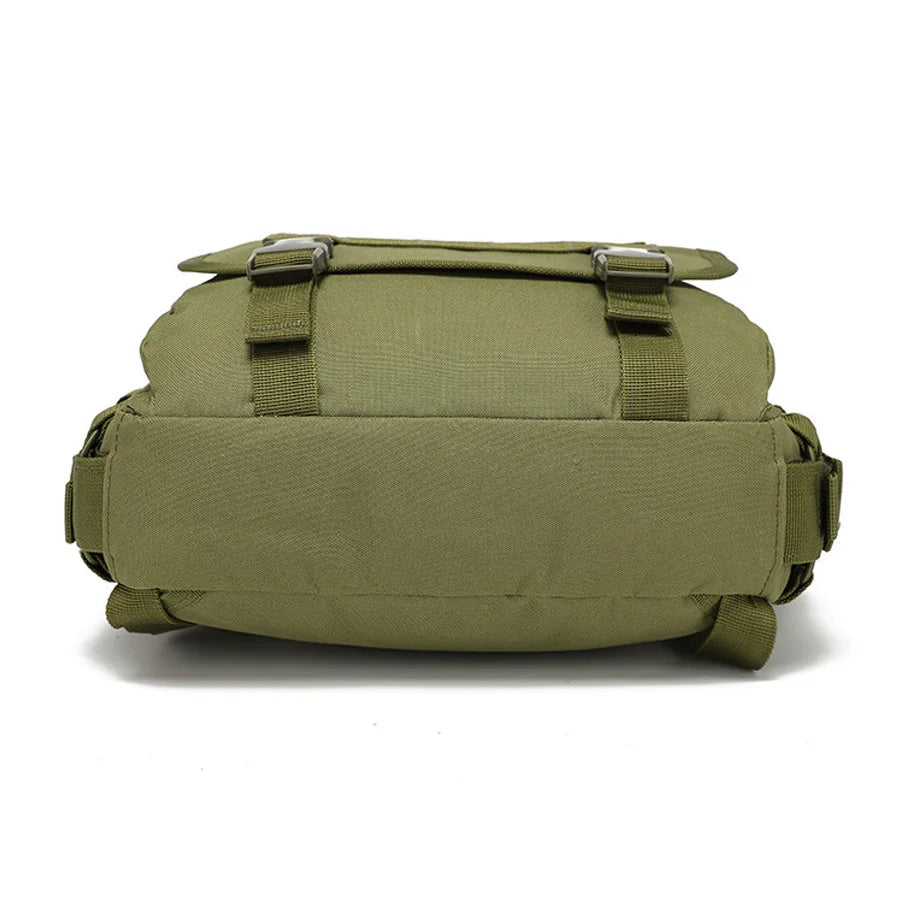 Tablet computer backpack, outdoor adventure tactical camouflage backpack, outdoor small waterproof backpack