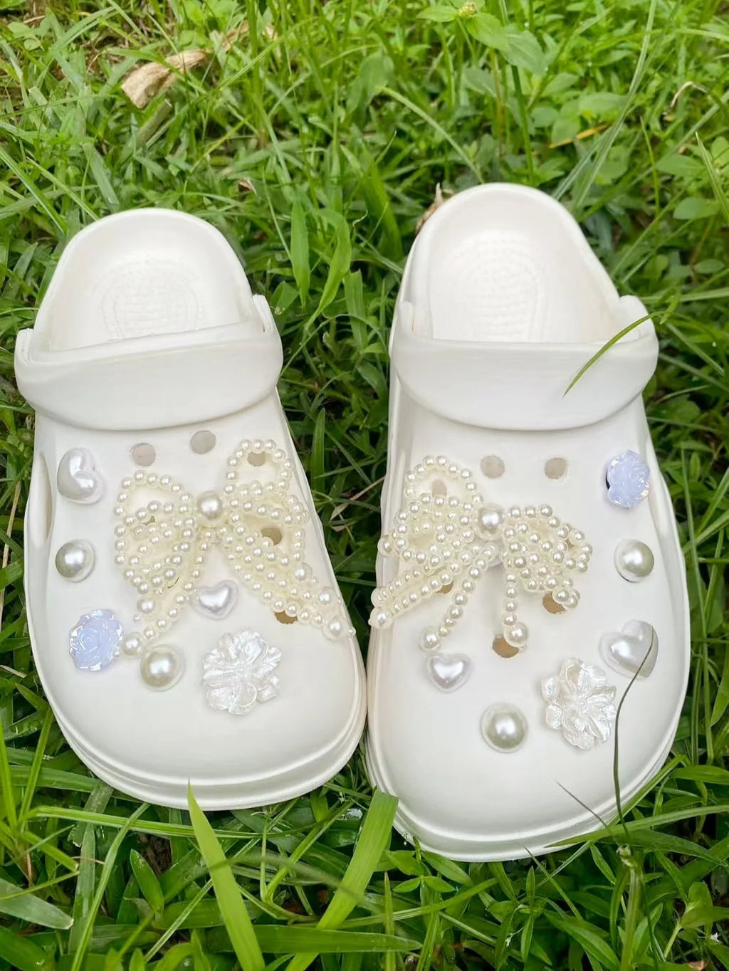 14 pieces of pearl bows, hearts, ABS pearls, roses, flower shoe buckles DIY decorations, multi-functional shoe clip accessories