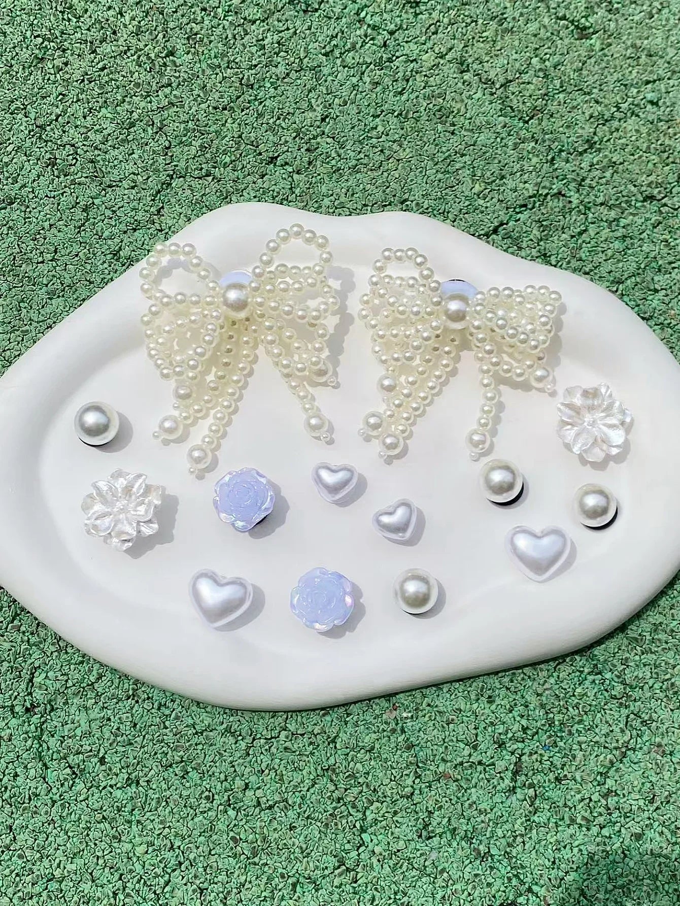 14 pieces of pearl bows, hearts, ABS pearls, roses, flower shoe buckles DIY decorations, multi-functional shoe clip accessories