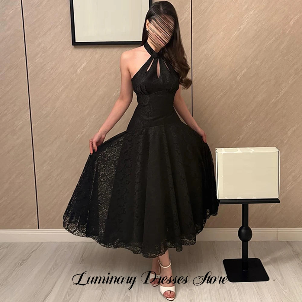 Elegant Black Lace Evening Dress Simple Sleeveless Prom Dresses Delicate Halter Backless Customized Special Occasion Gowns
