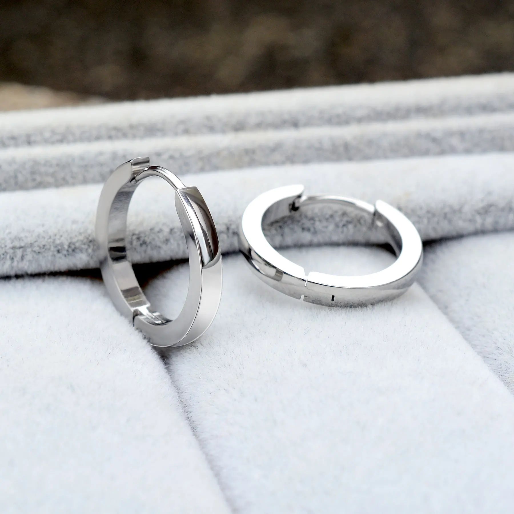 2PC Minimalist Stainless Steel Classic Round Gold Color Earring for Women Men Tiny Huggie Hoop Punk Rock Party Jewelry Gifts 20G