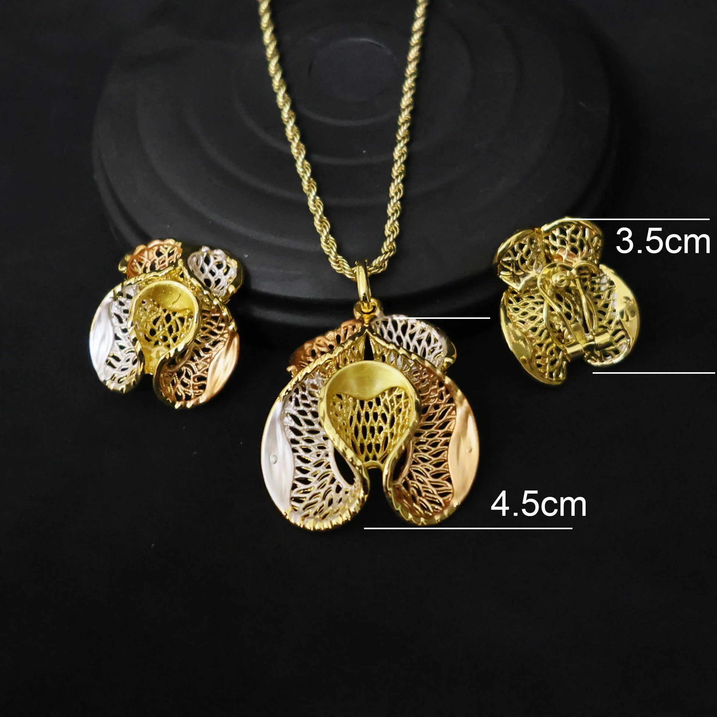 24K Gold-plated Two Piece Copper Jewelry Set India Dubai Jewelry Gold Warped Geometry Necklace Earrings