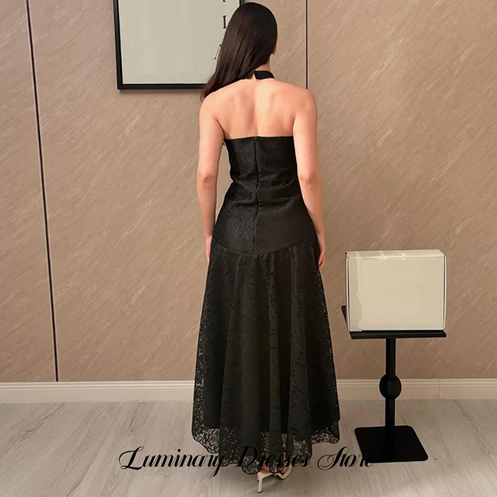 Elegant Black Lace Evening Dress Simple Sleeveless Prom Dresses Delicate Halter Backless Customized Special Occasion Gowns