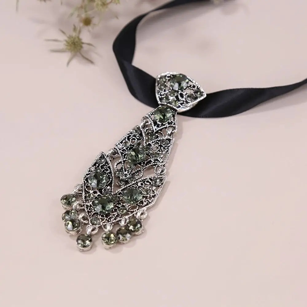 Decorative Unisex Suit Accessories Diamond Crystal Necktie Women Necktie Men Ties Metal Rhinestone Necktie Formal Business Ties