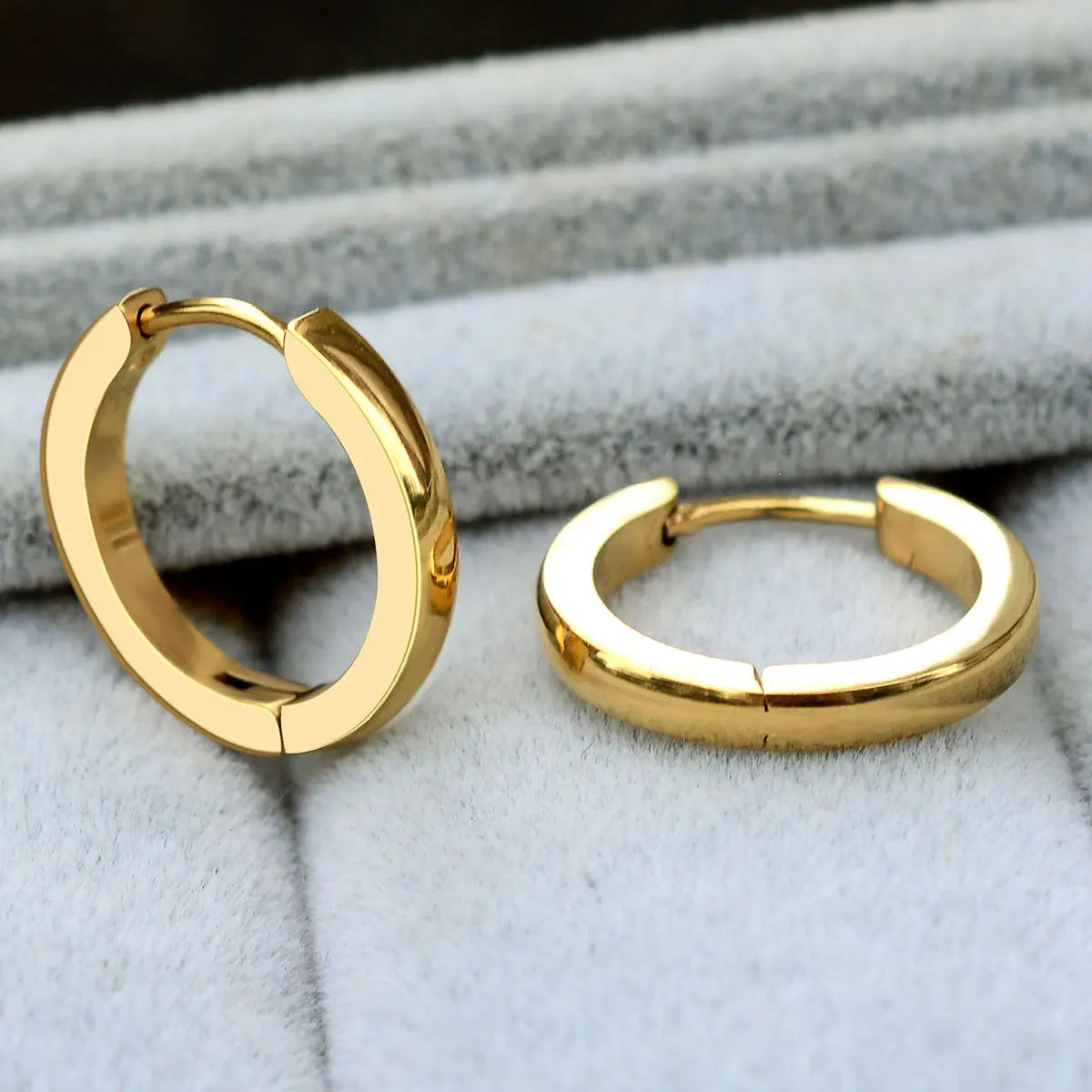 2PC Minimalist Stainless Steel Classic Round Gold Color Earring for Women Men Tiny Huggie Hoop Punk Rock Party Jewelry Gifts 20G